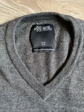 Wayne Gretzky Collection #99 Mens V-Neck Pullover  100% Merino Wool Grey Medium